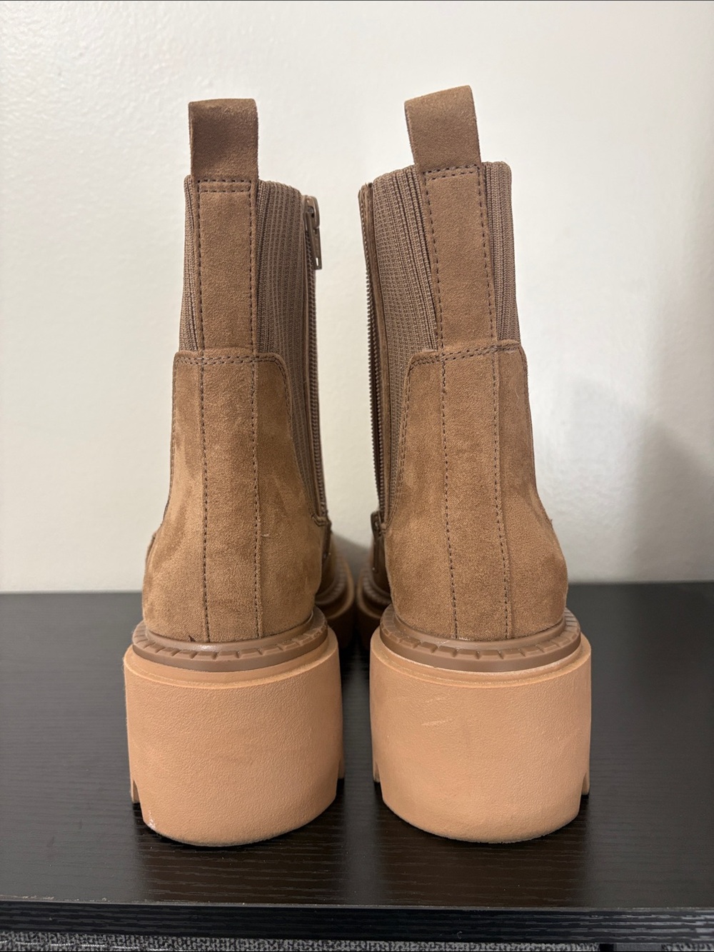 Universal Thread Tan Ribbed Chelsea Lug Booties - Picture 2 of 3